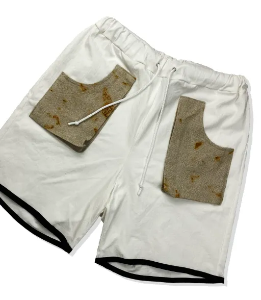 Shorts with 3D pockets