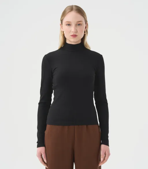 Classic Rib Turtleneck