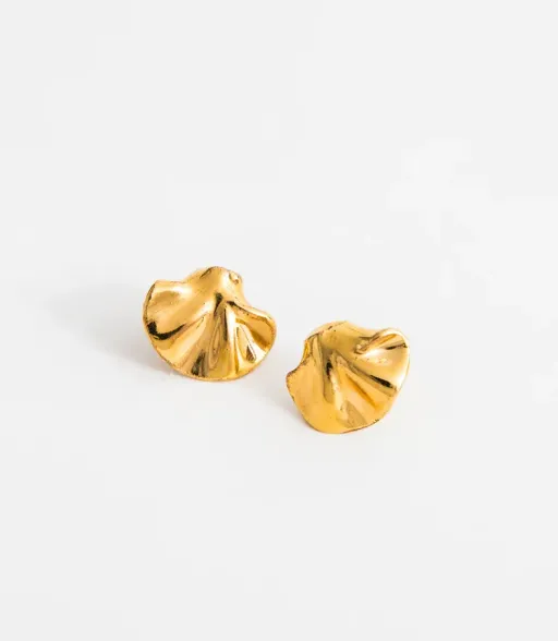 Frilly gold earrings