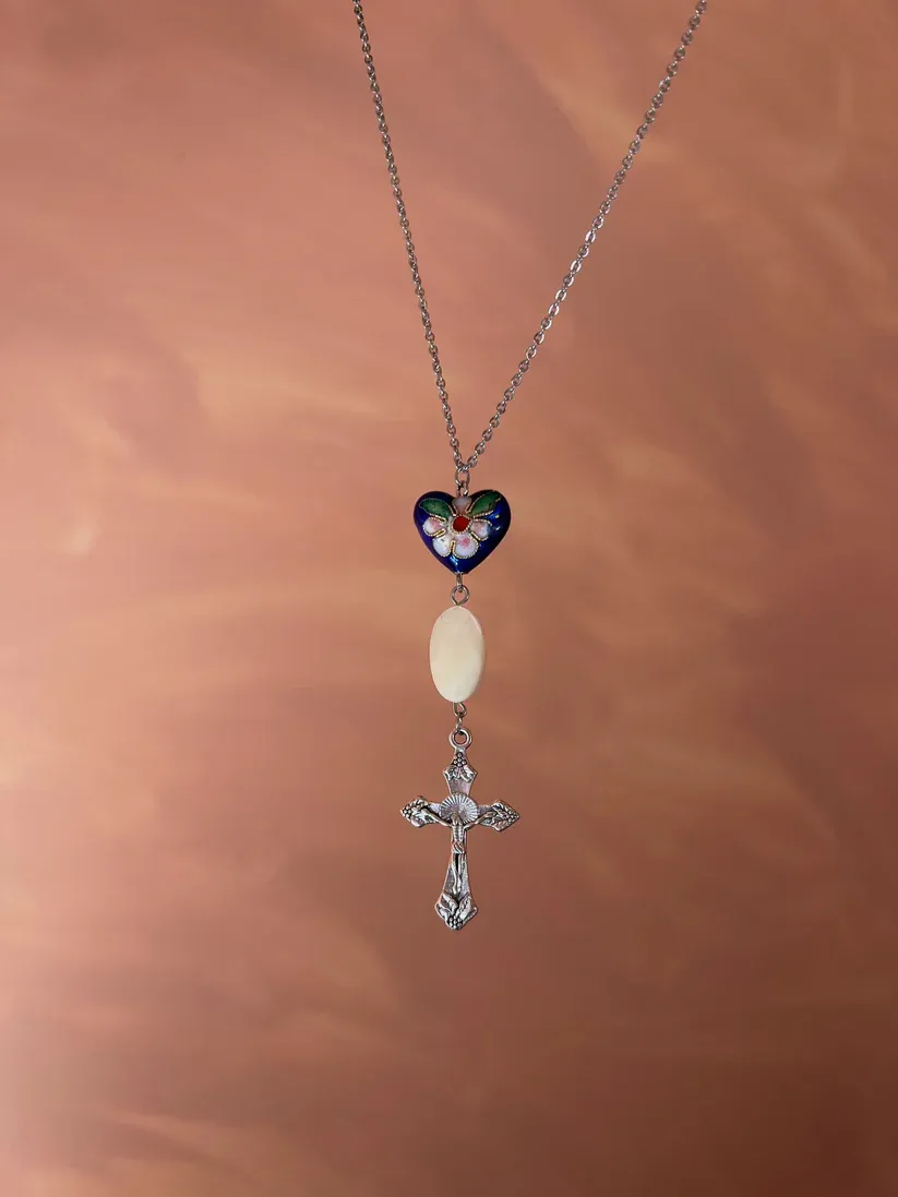 Collier coeur bleu et croix