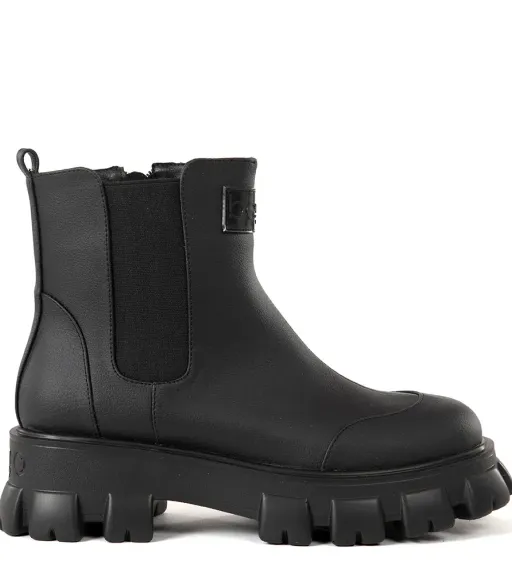 Black NOE boots
