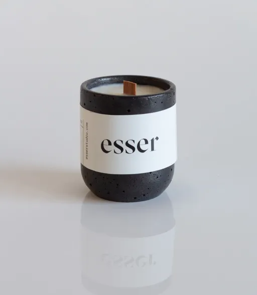 Black spruce and saffron candle