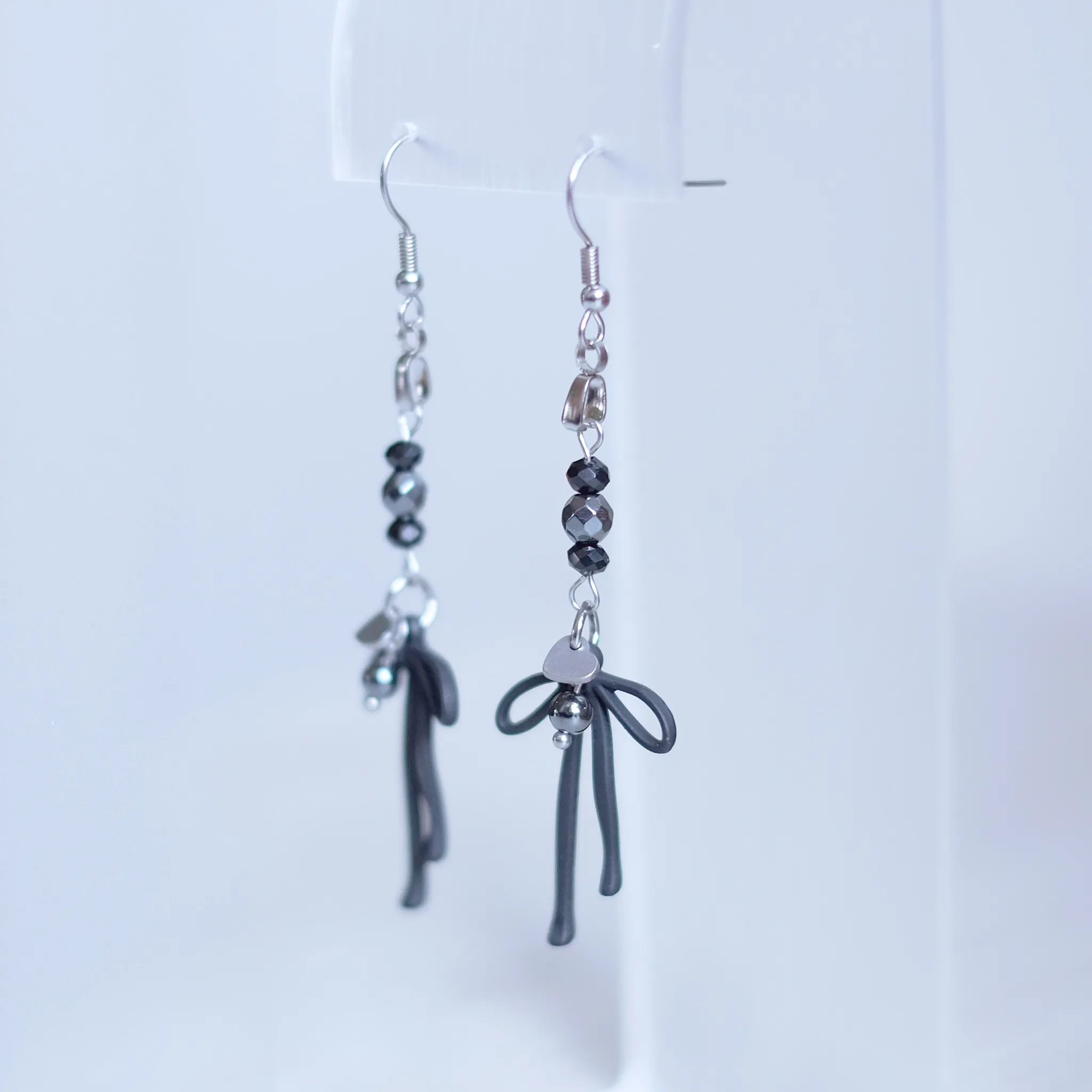 Black Coquettes earrings