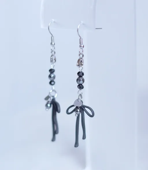 Black Coquettes earrings