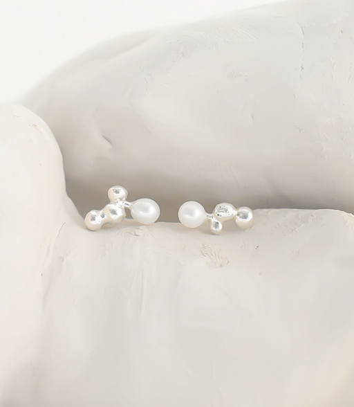 Hyades earrings - Stud earrings with pearls
